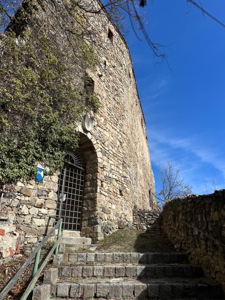 Die alten Mauern der Burgruine in Graz